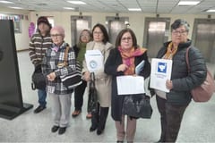 Enfermeras jubiladas denuncian millonarios descuentos y exigen auditoría por la mafia de los pagarés