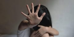 Docente imputado por abuso de menor recibe arresto domiciliario