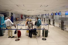 Funcionario de aeropuerto afrontará juicio por narcotráfico