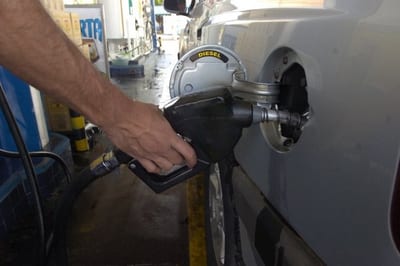 Anuncian nueva suba del precio de combustibles en noviembre