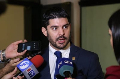 Nenecho pide a medios no buscar “el pelo al huevo”