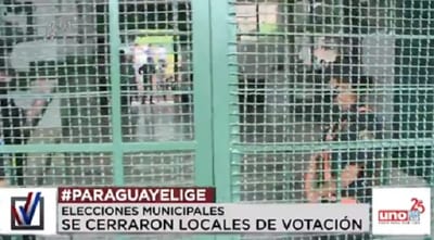 Cierran portones en colegios electorales