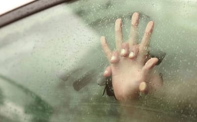 Multan a pareja que mantuvo relaciones sexuales en vehículo