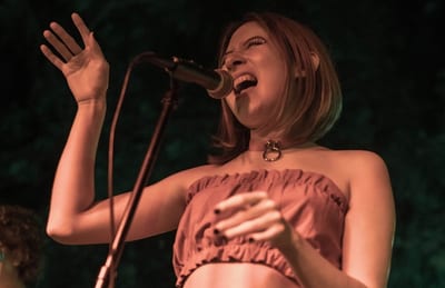 En el Café del Teatro, Sofia Barudi ofrecerá su show acústico