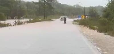 Ruta D022 cortada por desborde de arroyos en Itapúa