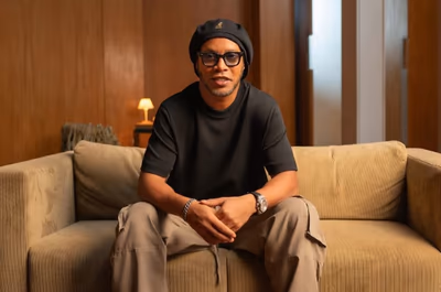 El astro brasileño Ronaldinho jugará en la Serie C de Italia