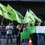 Docentes protestan ante el MEC para exigir confirmación laboral