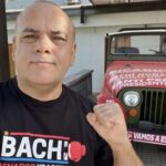 “Bachi” asume en el Congreso al estilo Rocky y con alfombra roja