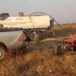 Indígenas enxet reciben agua de tajamar ante crisis hídrica