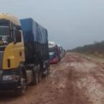 Caos en ruta PY05: cientos de camiones atrapados en el Chaco