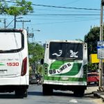 Pasajeros denuncian peligrosas carreras entre buses en Asunción