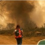 Evacúan a niños y mujeres en Bahía Negra por avance de incendios