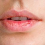 Cómo prevenir los labios cortados y mantenerlos hidratados