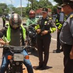 Refuerzan controles de chaleco reflectivo para motociclistas