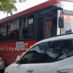 Bus de la línea 38 choca contra autos en Barrio Obrero