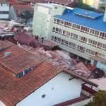 Derrumbe de edificio en Villa Gesell, Argentina, deja un muerto y atrapados