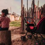 Día Internacional de la Niña: 13 niñas paraguayas son madres cada día