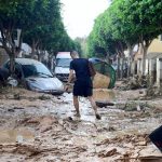 Rescatan a dos paraguayas tras temporal en Valencia