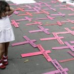 Niños víctimas de feminicidio recibirán pensión mensual