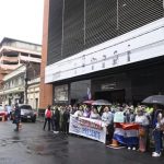 Docentes protestan frente al MEC tras masivo aplazo en concurso público