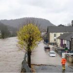 Inundaciones y tormentas azotan Reino Unido: miles afectados