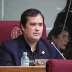 Diputado Gamarra reacciona con insultos tras proponer proyecto ya vetado