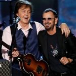 Paul McCartney y Ringo Starr se reencuentran en un histórico concierto