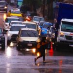 Meteorología prevé un miércoles caluroso con lluvias